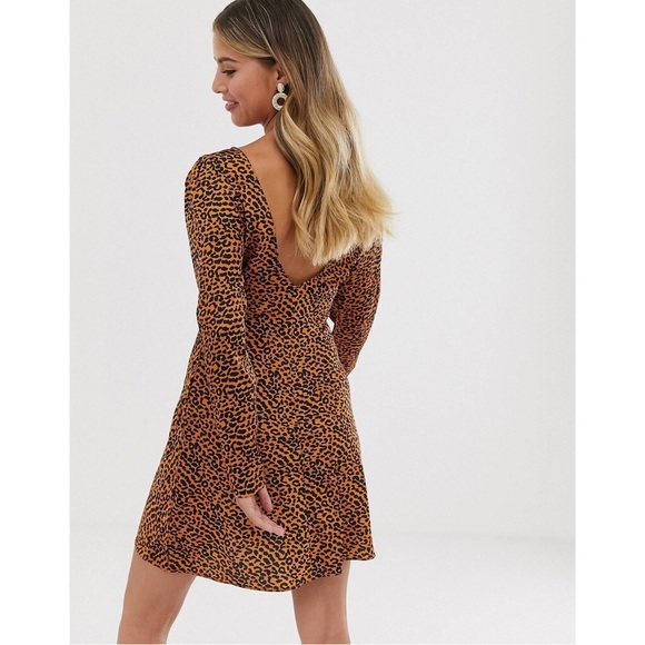 Leopard Print Special Occasion Mini Dress Open Back Long Sleeve Size MED - Picture 4 of 11